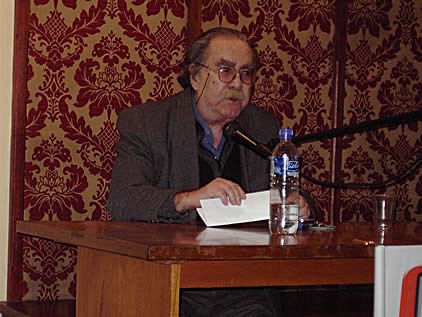 Jos� B. Adolph inicia la lectura de textos literarios